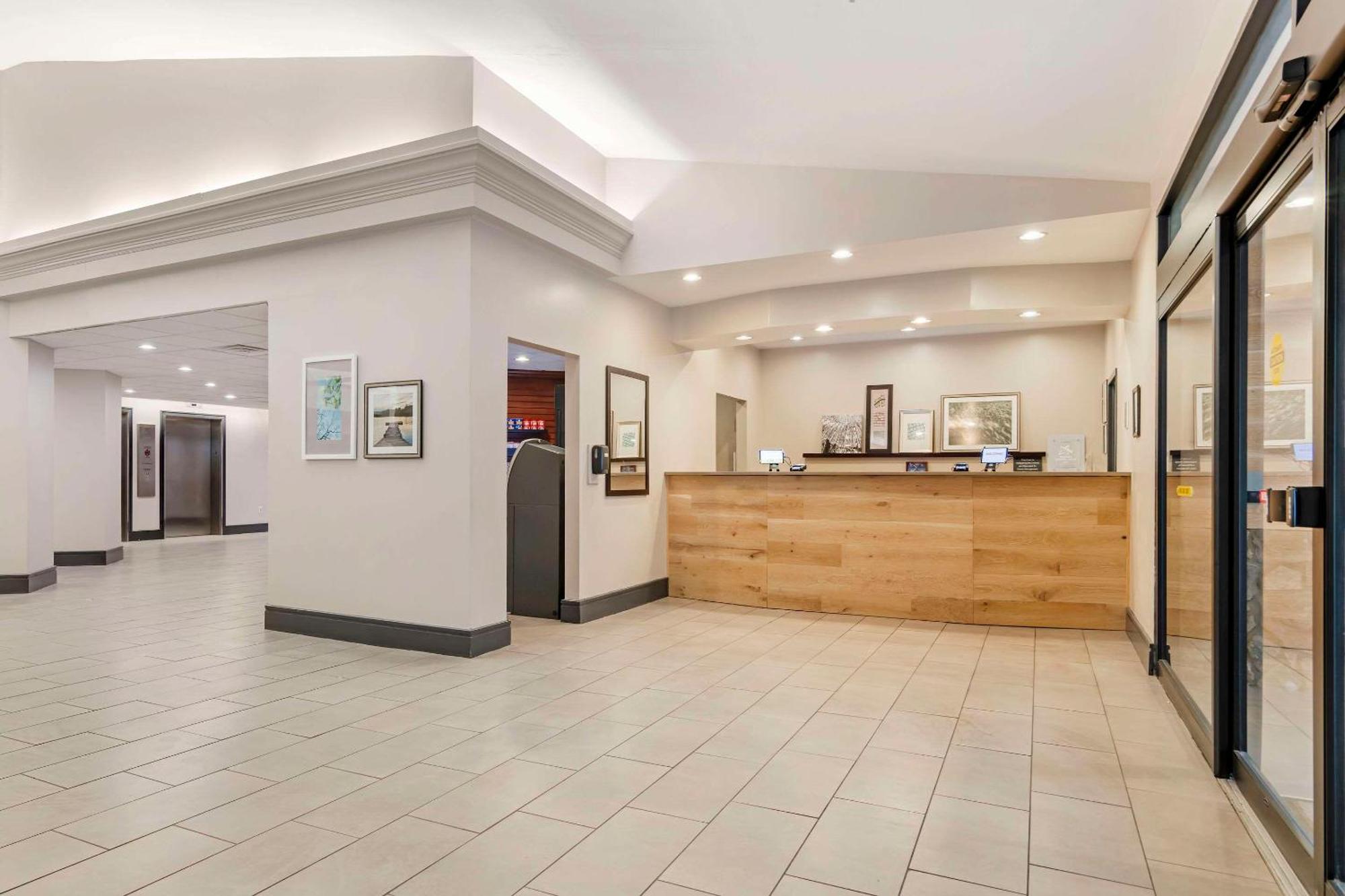 Country & By Radisson, Atlanta Galleria-ballpark, Ga 3*