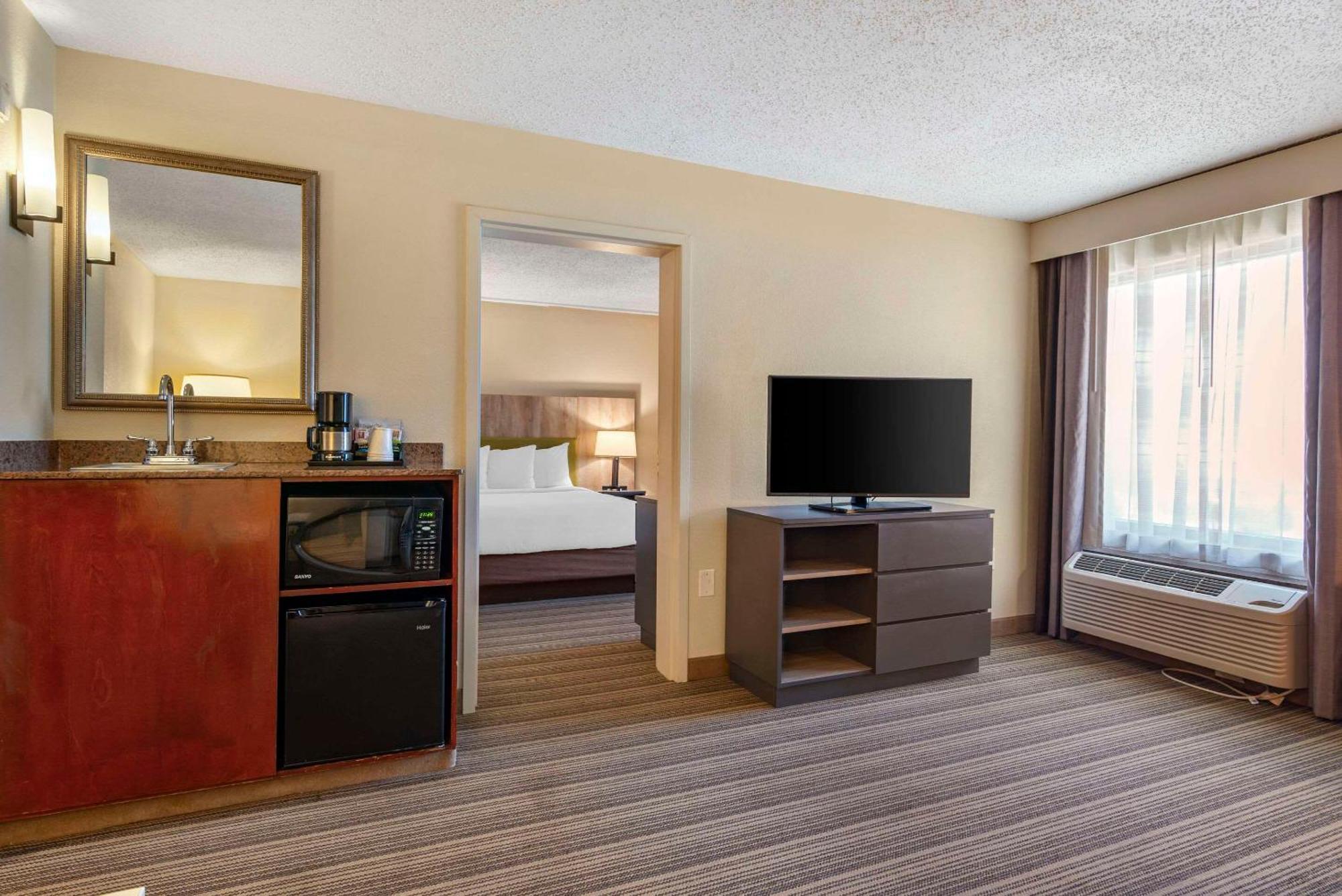 Country & By Radisson, Atlanta Galleria-ballpark, Ga