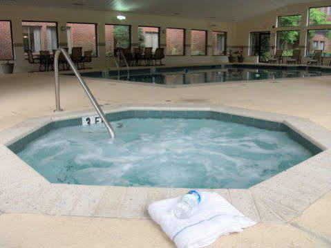 Country & By Radisson, Atlanta Galleria-ballpark, Ga Hotel